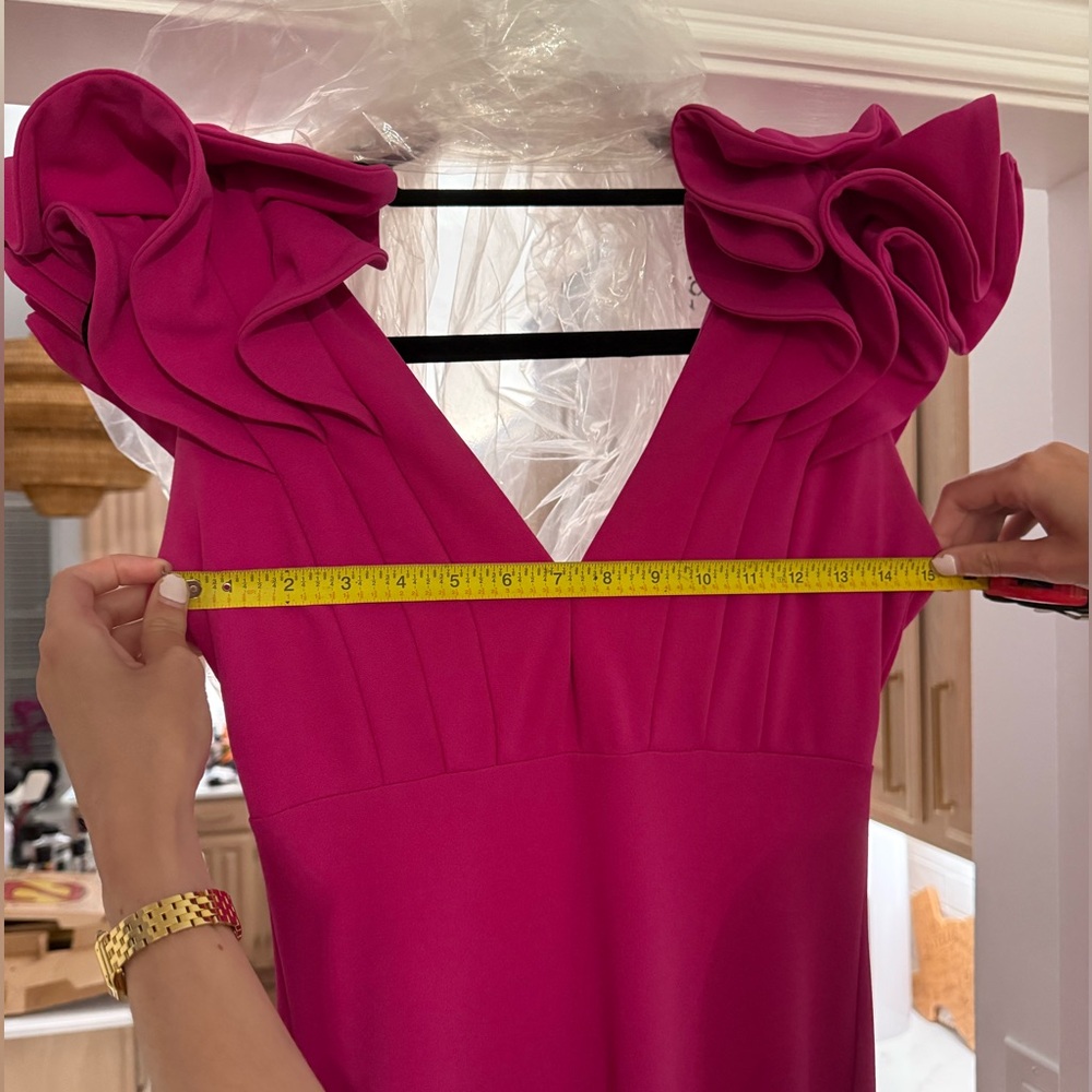 Hemline Leena Gown - Picture 4 of 4